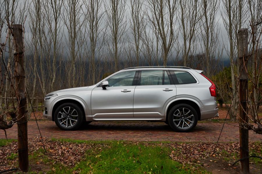  Volvo XC90 T6 Momentum 2015 года  (ZA) (фото 7 из 10)